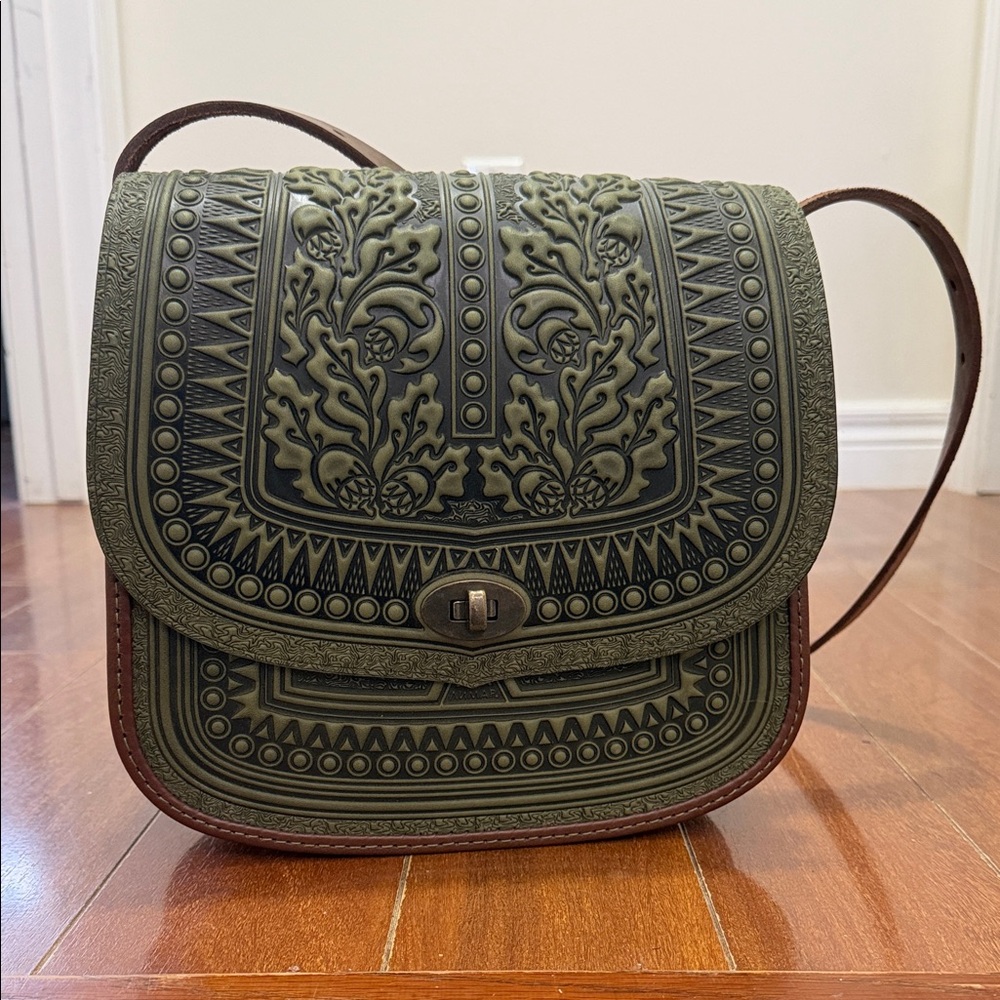 Hand-tooled Ukrainian Leather Saddle Bag - Picture 1 of 7